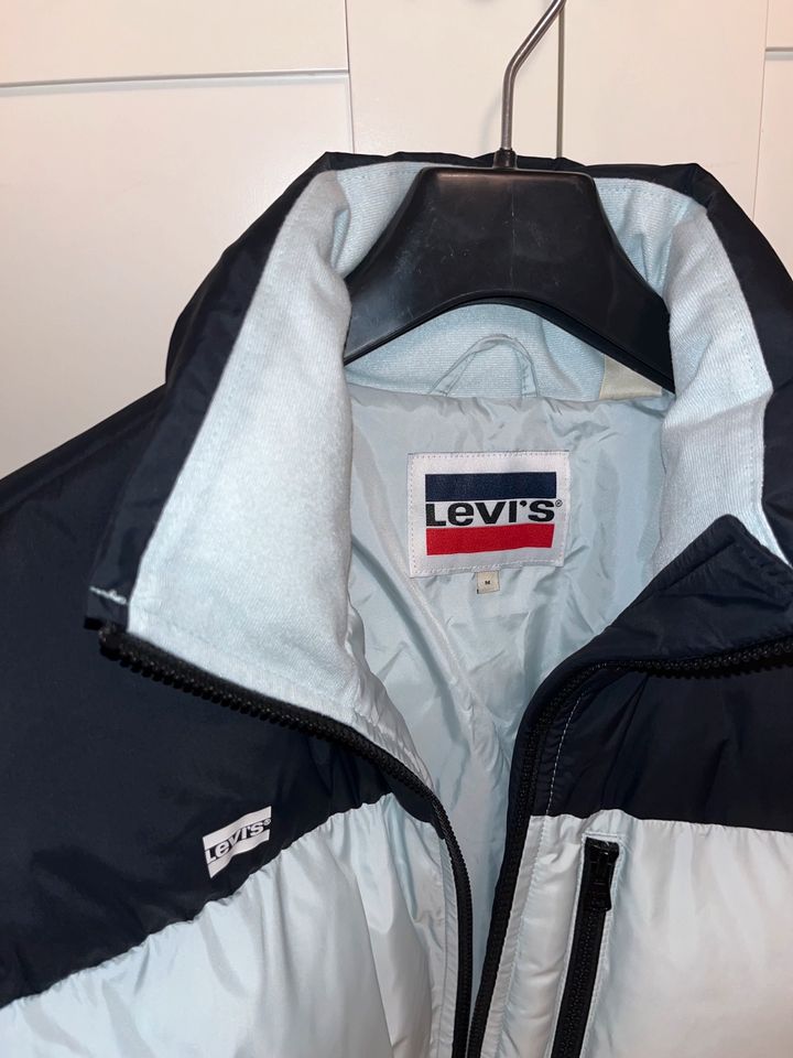 Levi‘s Winterjacke Daunenjacke türkis Pufferjacke in Uhingen