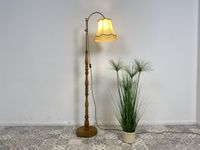 WMK Hübsche und sehr gut erhaltene Retro Stehlampe mit schönem Lampenfuß aus Holz / Messing und höhenverstellbaren Lampenschirm # Stehleuchte Leselampe Licht Leseleuchte Lampe Wohnzimmerlampe Vintage Friedrichshain-Kreuzberg - Friedrichshain Vorschau