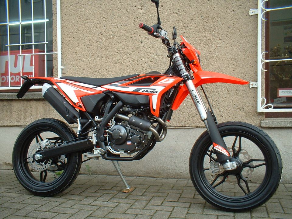 Beta RR 4T 125 Motard T Neufahrzeug in Aschersleben