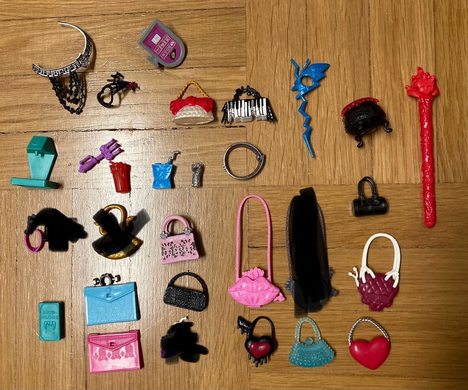 Monster High Zubehör Taschen Accessoires in Halle