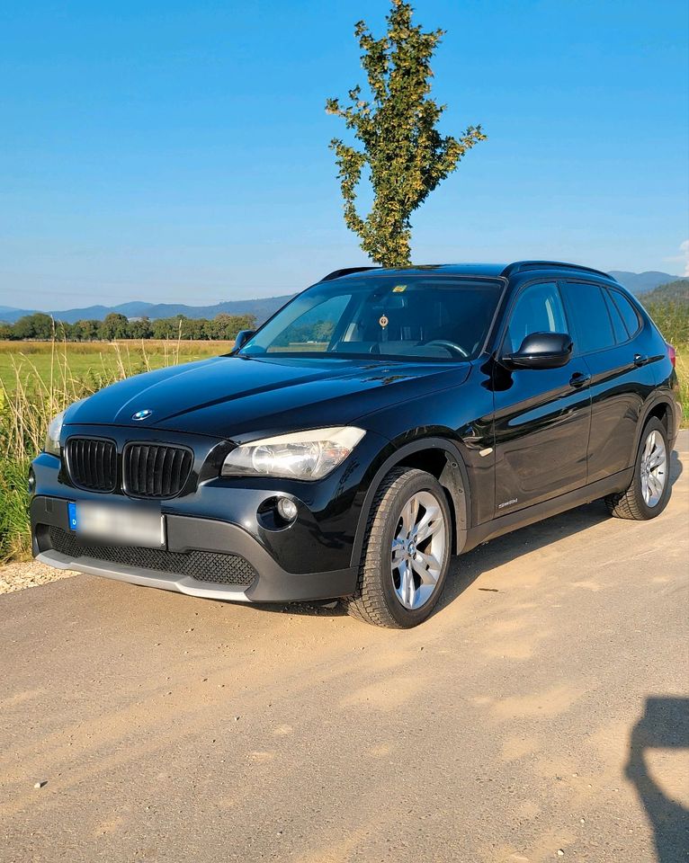 BMW X1 TÜV NEU sDrive 18d Scheckheft, Klima, Diesel in Bad Krozingen