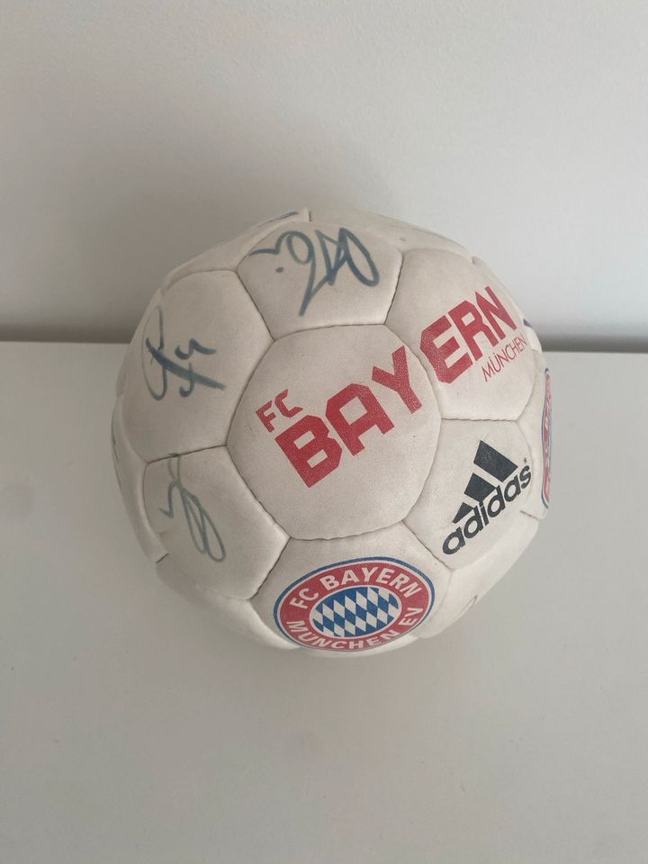 Vintage Fußball Bayern München mit Autogrammen v. Kahn, Matthäus in Berlin