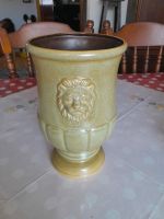 Vase mit Löwenköpfe Hessen - Gemünden Vorschau