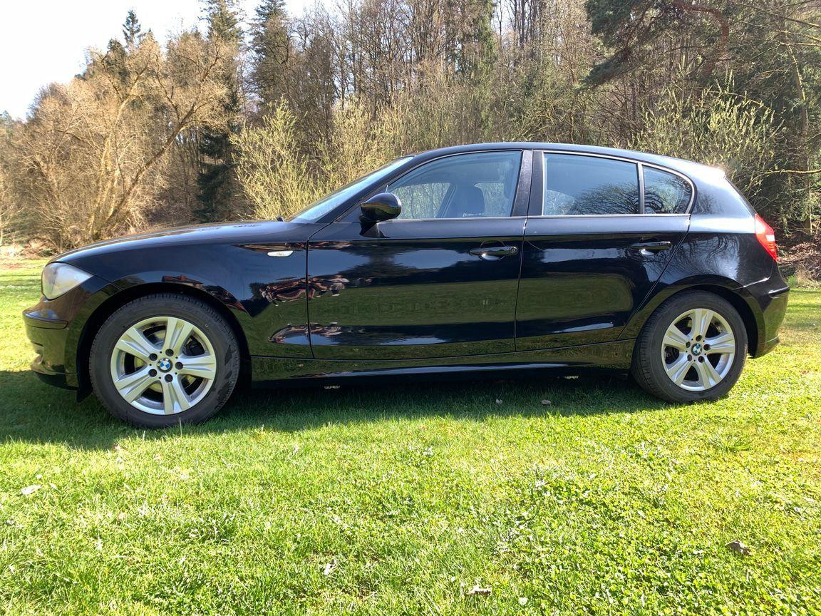 Abbildung des Autos BMW 118d - Advantage KLI…