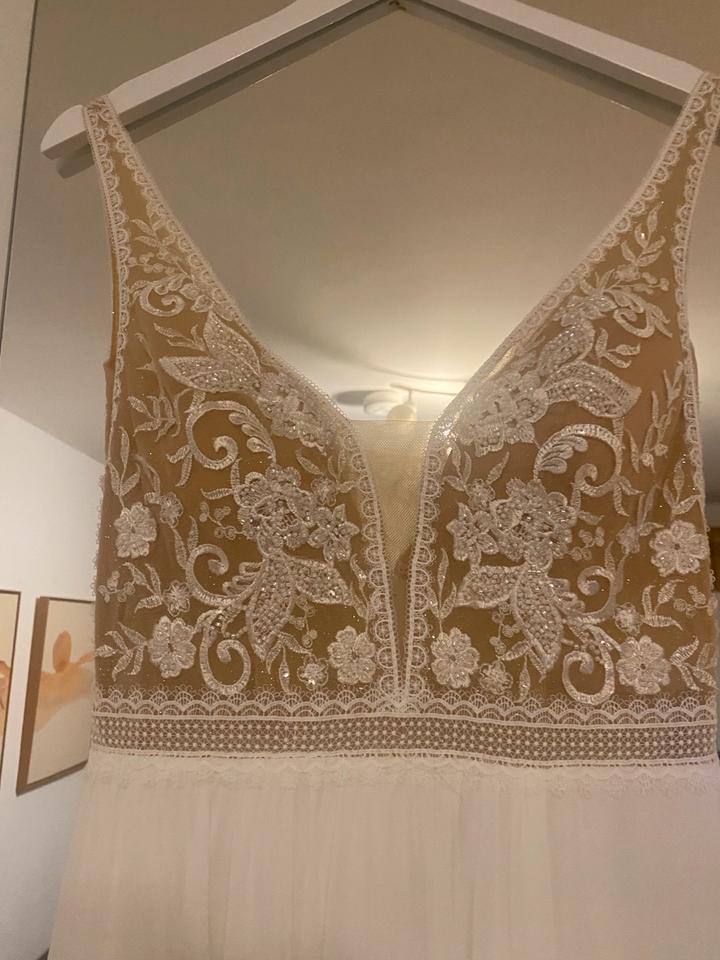 Brautkleid mit Tattoospitze *profesiionelle Reinigung* in München