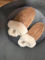 UGG Hausschuhe Kr. München - Höhenkirchen-Siegertsbrunn Vorschau
