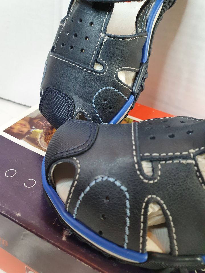 Coole Kinder Sandalen blau Neu ungetragen Gr.25 in Berlin