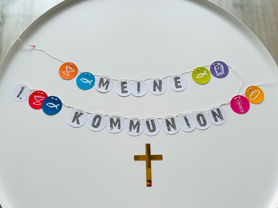 Set: Partybanner „Meine 1. Kommunion“ & Kreuz-Kuchenaufleger in Carlsberg