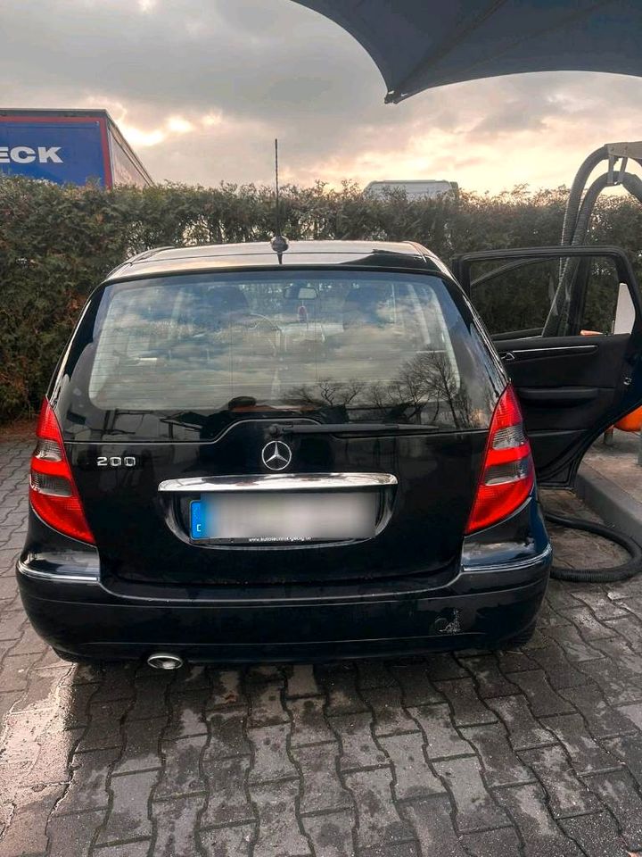 Mercedes A 200 Automatik schwarz in Hamm