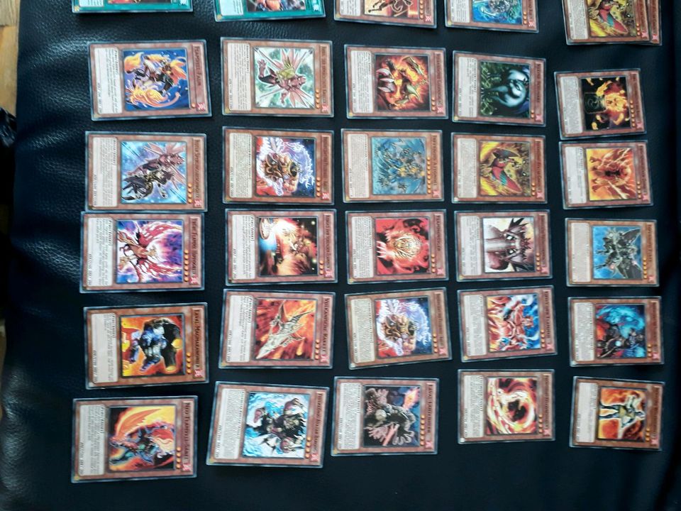 Sehr viele verschiedene Yu-Gi-Oh Karten in Dorum