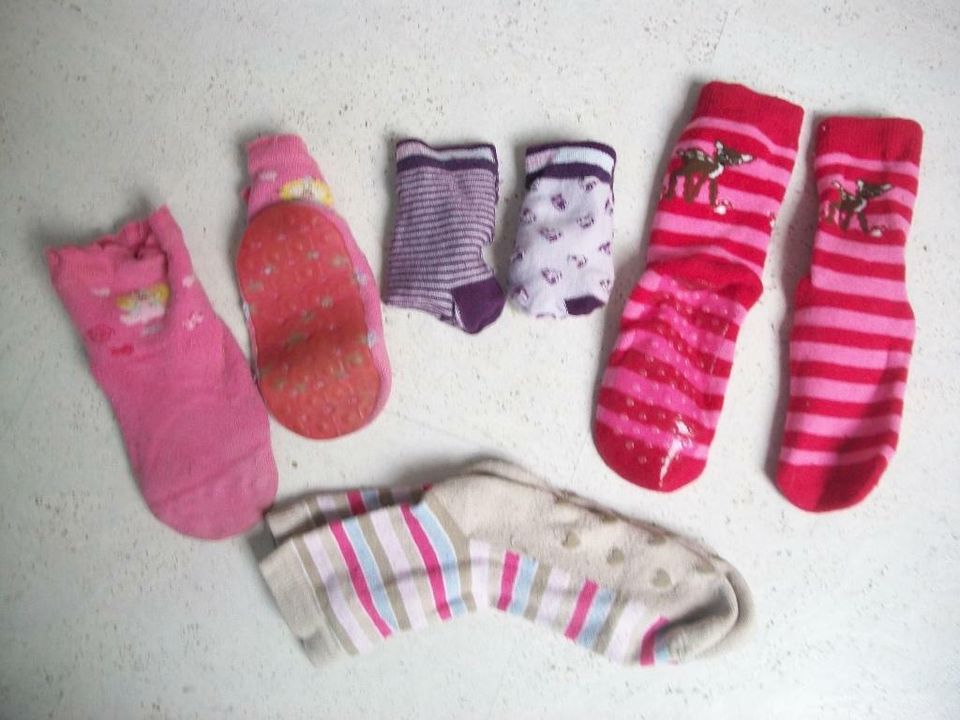 Socken Sockenpaket ABS Socken Stoppersocken Gummisohle 104 in Bayern -  Langquaid | eBay Kleinanzeigen ist jetzt Kleinanzeigen