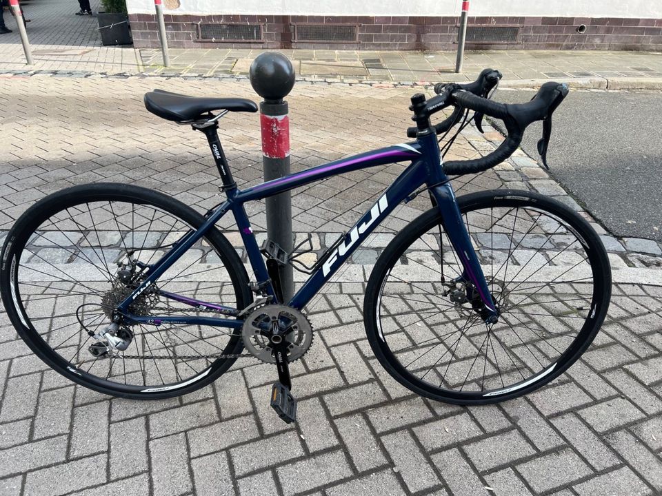 Alu Rennrad (FUJI) 28 Zoll, 18 Gang , RH. 44 cm.,Scheiben bremse in Nürnberg (Mittelfr)