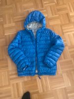 GUESS leichte DAUNENJACKE Jungen blau Kapuze 12 Jahre (146 152) Hessen - Walluf Vorschau