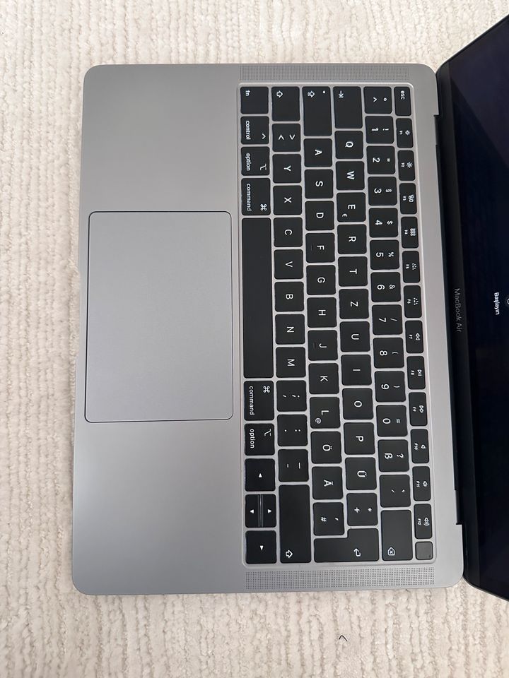 Macbook Air 2018 13,3 zoll in Hannover