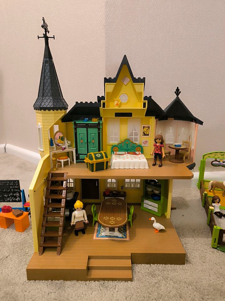 Playmobil Luckys Haus mit viel Zubehör in Bielefeld