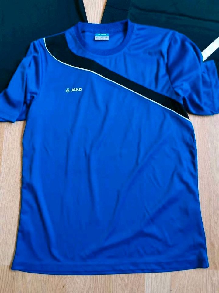 Nike Jako Sport T-shirts Dry fit 158 170 in Bovenden