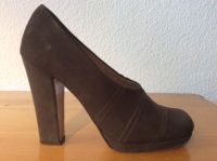 sehr schöne pumps von paco gil / braunes nubukleder Berlin - Neukölln Vorschau