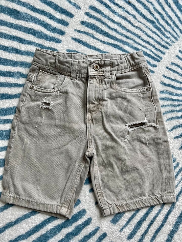 Jeans Short von Reserved Gr. 110 used Look in Stockstadt a. Main