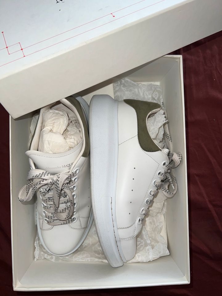 Alexander Mcqueen sneakers in Berlin