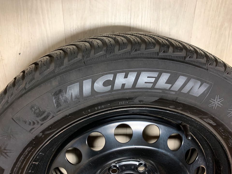 Original VW Tiguan II 2 AD 5N 215/65 R17 Zoll Winterreifen Felgen in Burgwedel