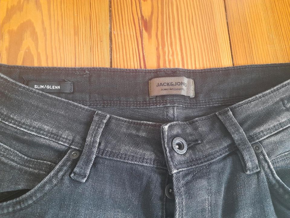 Neuwertige jeans jack & Jones slim glenn 31/34 in Hattenhofen