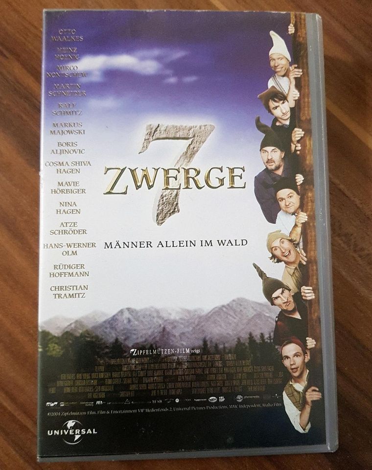 VHS "7 Zwerge. Männer allein im Wald" in Dresden