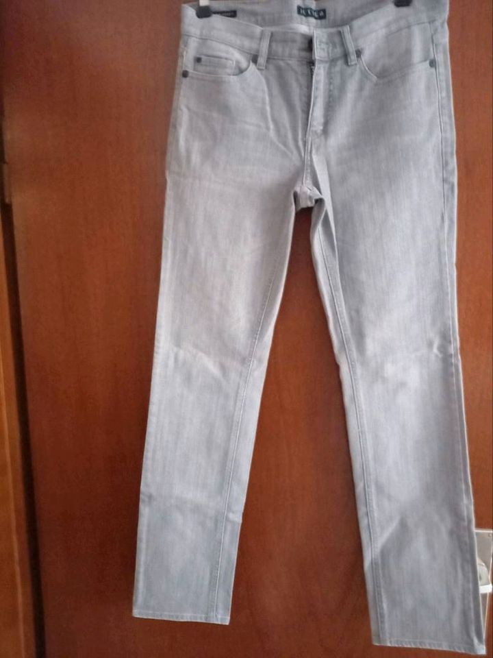 Jeans Gr, 30/32 Jette in Heusweiler