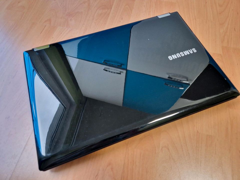 Samsung RC730 - 17" Laptop in Neuenstadt