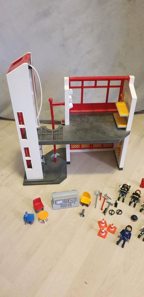 Playmobil 5361 Feuerwehrstation TOP ZUSTAND in Weitersburg