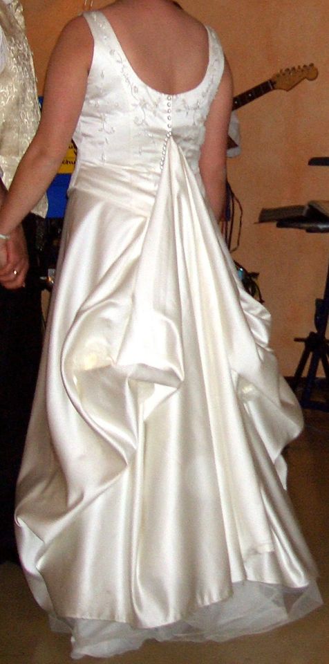 Satin-Hochzeitskleid cremefarben Gr.40-42 in Sinsheim
