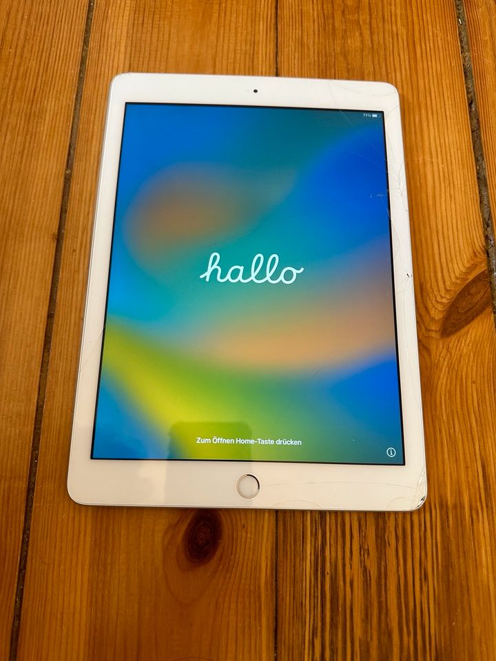 Apple iPad 6 (2018) 9.7‘‘ 32GB in Kiel
