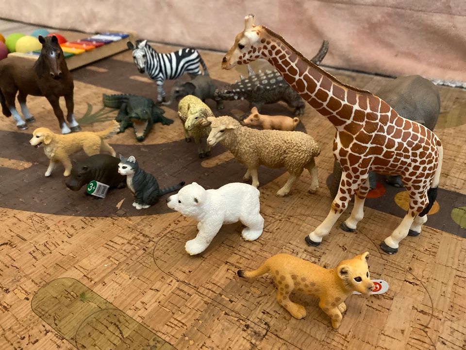 20 Schleich Tiere - z.T. neu -Pferd, Fohlen, Elefantenfamilie,… in Bad Rappenau