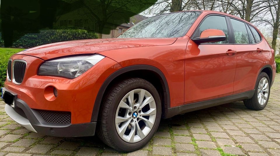 BMW X1 18d sDrive. Facelift! Navi, Panorama,Vollausstatt.Scheckh. in Meerbusch