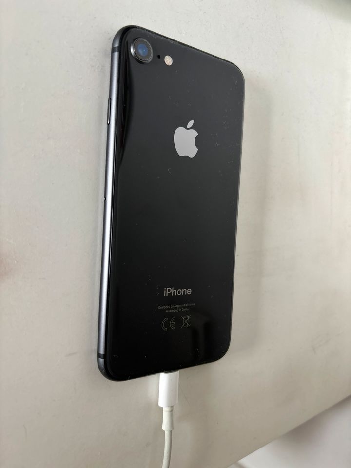 iPhone 8 schwarz in Rösrath