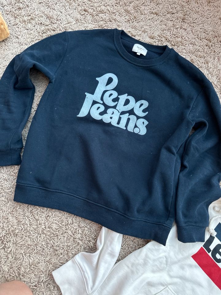 Pepe Jeans und Levi’s Pullover Größe S in Walldorf