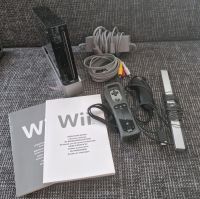 Nintendo Wii Konsole mit Zubehör Hessen - Bad Camberg Vorschau