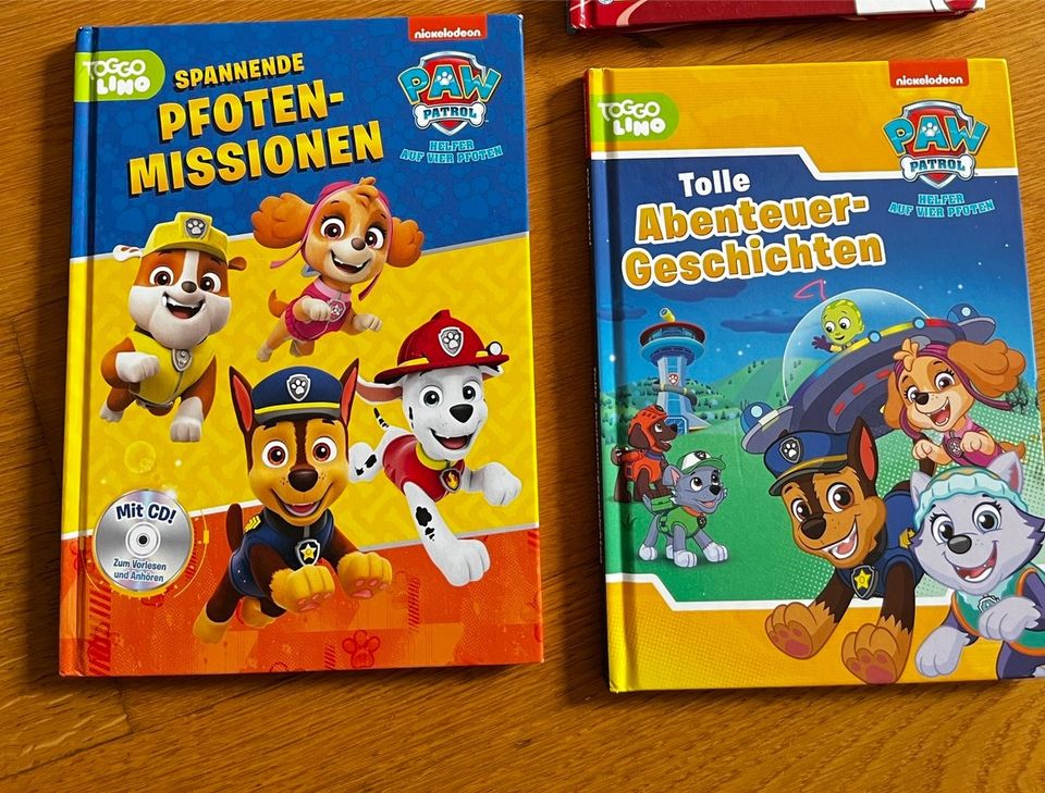 Paw patrol Puzzle und Bücher vorlesen (Einzelpreis ab 3.5€) in Frankfurt am Main