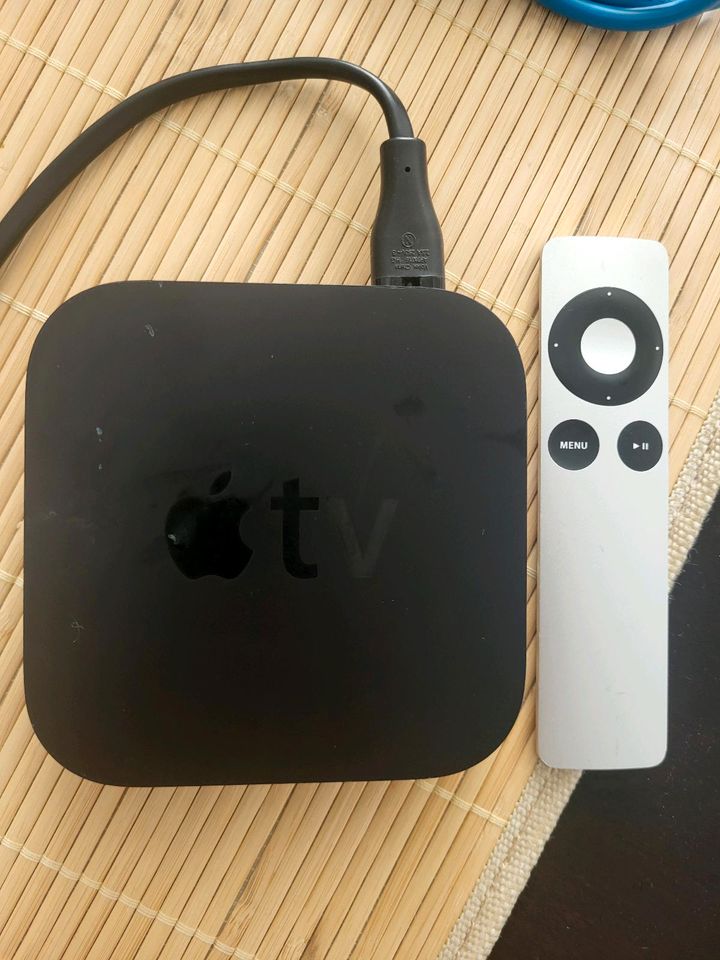 Apple TV + Fernbedienung &Kabel in Solingen