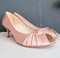 Rosa Pumps / Peeptoes aus Satin, Größe 41 Niedersachsen - Achim Vorschau