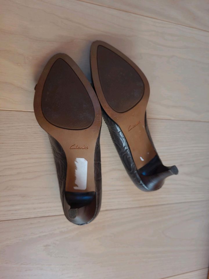 Braune Pumps von Clarks, Gr. 39,5 in Hamburg