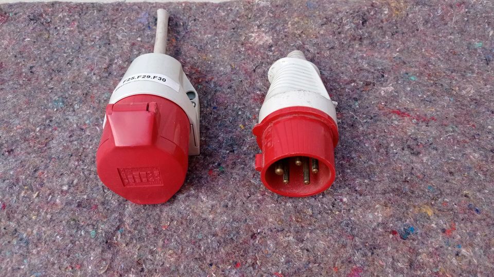 16 A Steckdose mit Stecker, CEE Wandsteckdose in Trebbin