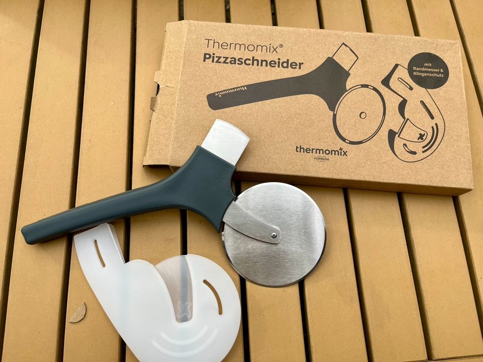 Neu VorwerkThermomix Rockstar Tom Anna Teigroller Pizzaschneider in Berlin
