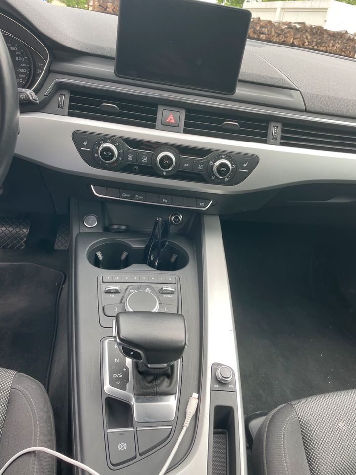Audi A4 Avant in Nehren