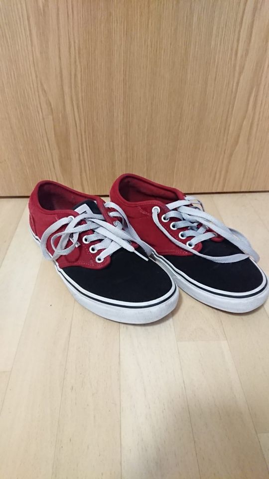 Vans Sneaker Schuhe, Atwood Low-Top, Größe 38,5, rot-schwarz in Leipzig