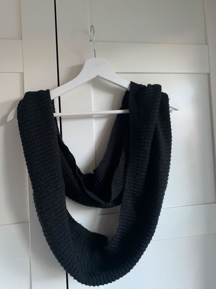Loop-Schal H&M schwarz in Vaihingen an der Enz