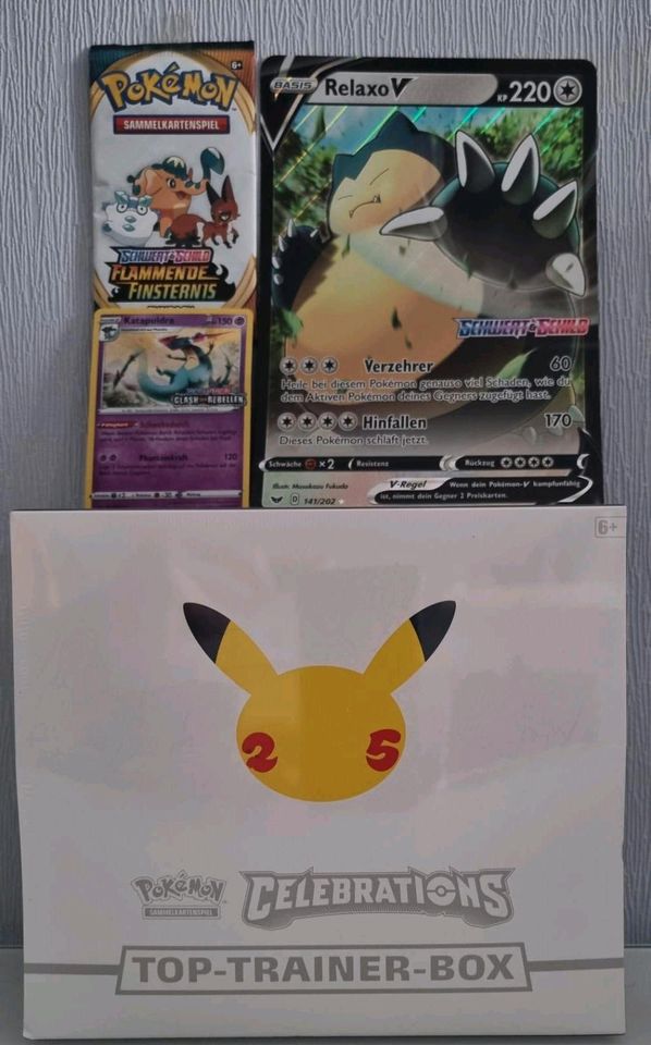Pokemon 25th Celebration Trainer Box Karten + 2 Holo Karten in Frankfurt am Main
