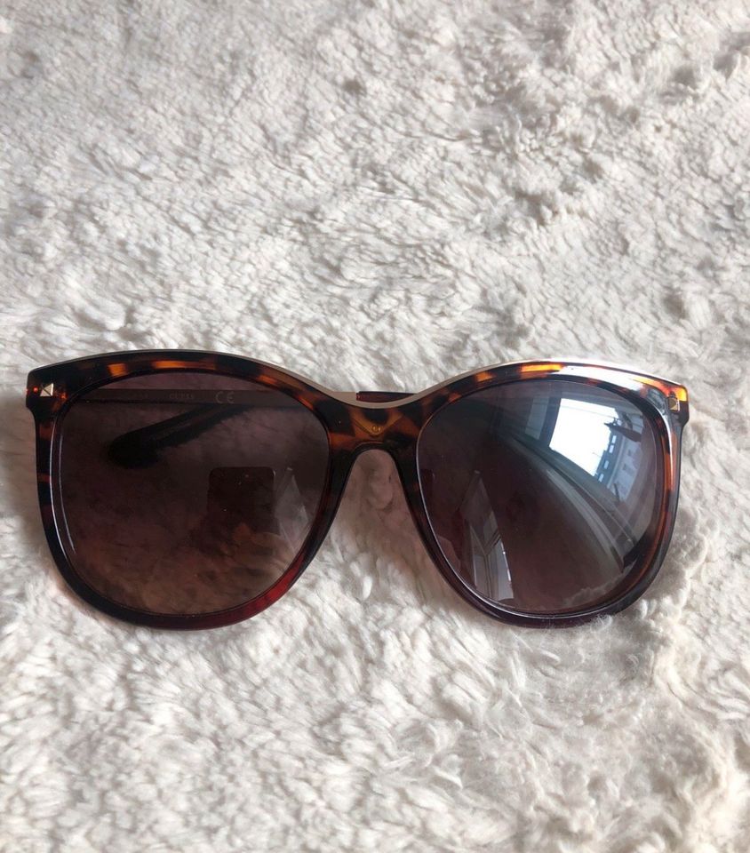 Guess Sonnenbrille Brille Glasses 60/17 Cat Eye in Berlin