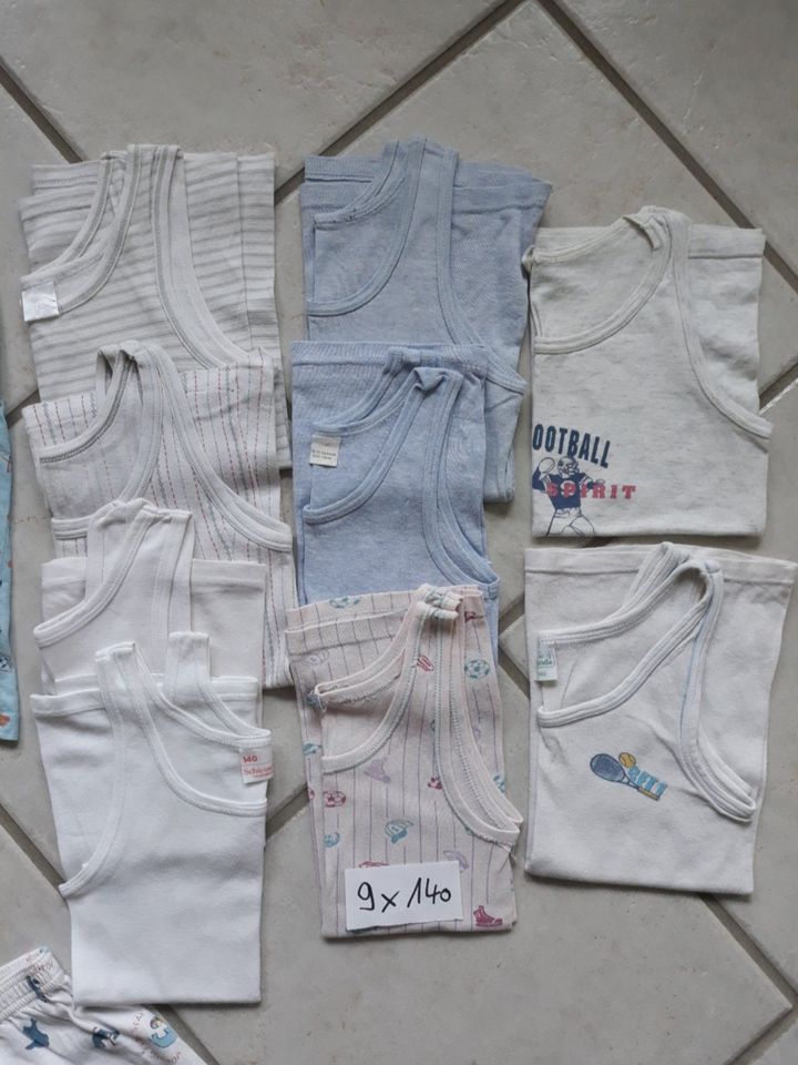 Kinderunterwäsche (Unterhemden / Unterhosen) div. Größen in Störnstein