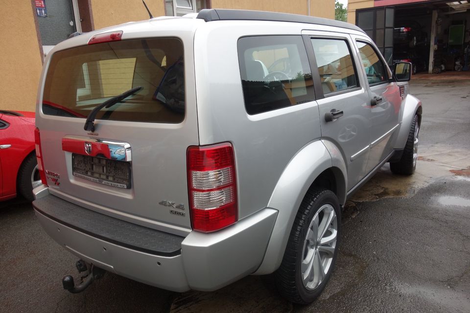 Dodge Nitro Tür Vorne Rechts und Tür Hinten Rechts Baujahr 2008 in Mülheim (Ruhr)