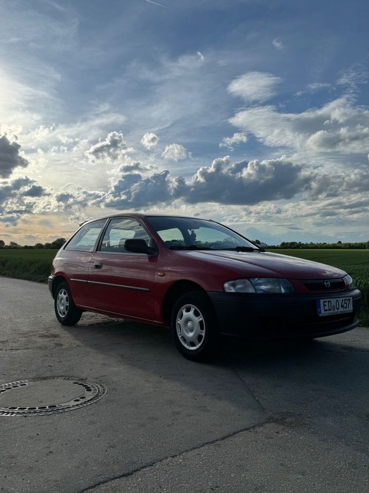 Mazda 323 in Wörth Kr. Erding